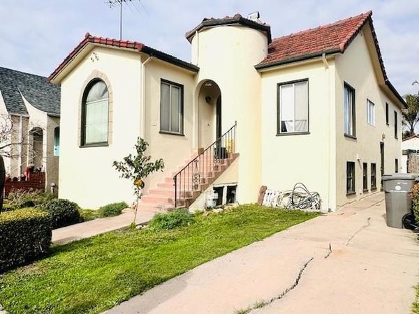 574 574 Aileen St, Oakland, CA 94609