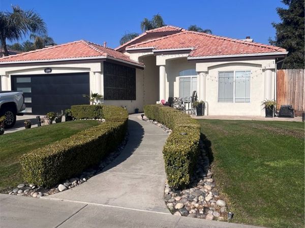1344 E Parkview Court, Visalia, CA 93292