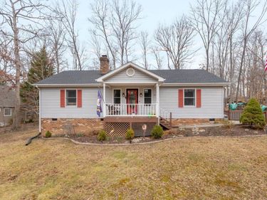33 COLONIAL RD, Palmyra, VA 22963