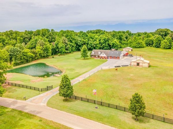 162 GOFORTH VETERANS MEM PKY, Brighton, TN 38011