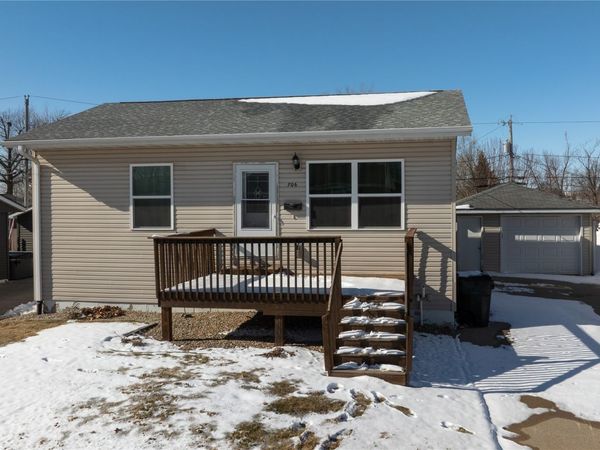 706 Danbury Street NE, Cedar Rapids, IA 52402