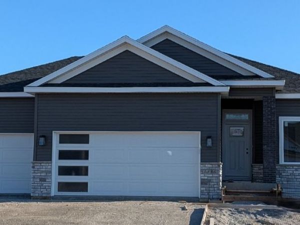 3056 Ridgeview Circle, Coralville, IA 52241