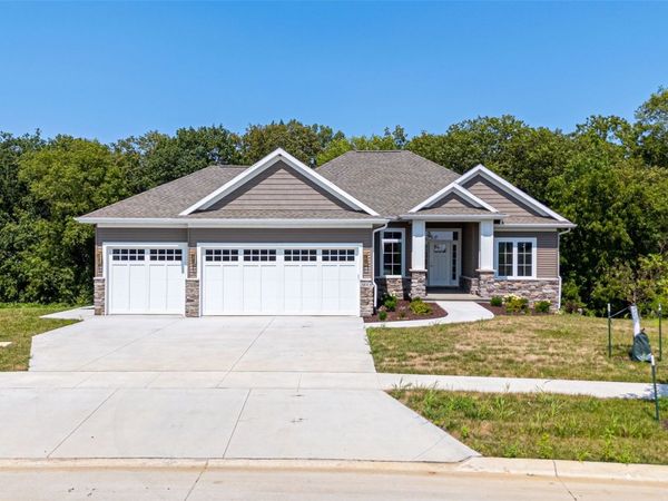 3055 Ridgeview Circle, Coralville, IA 52241