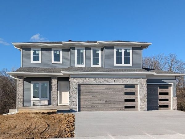 3061 Ridgeview Circle, Coralville, IA 52241