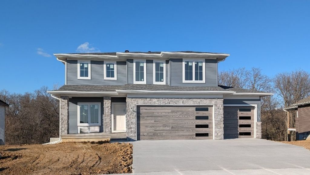 3061 Ridgeview Circle, Coralville, IA 52241 Main Photo