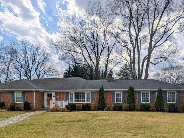 2007 Darlington RD SW, Roanoke, VA 24018