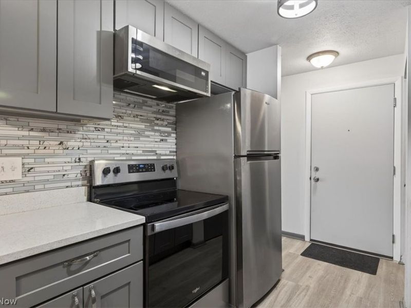 5382 Lee Road, Unit 202, Maple Heights, OH 44137 Photo 5