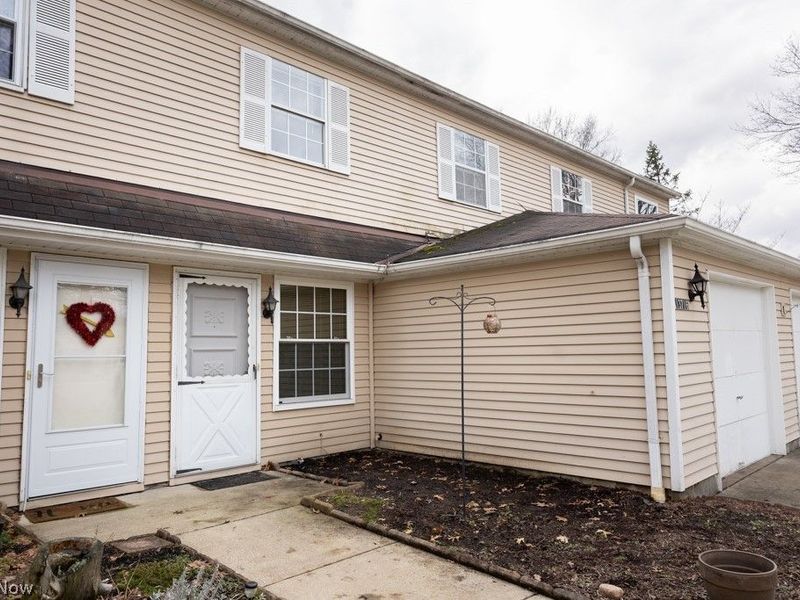13716 Oakbrook Drive, Unit 3716, North Royalton, OH 44133 Photo 2