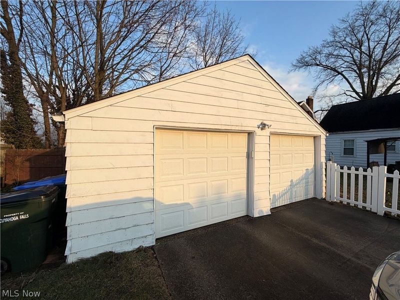 1087 Roosevelt Avenue, Cuyahoga Falls, OH 44221 Photo 3