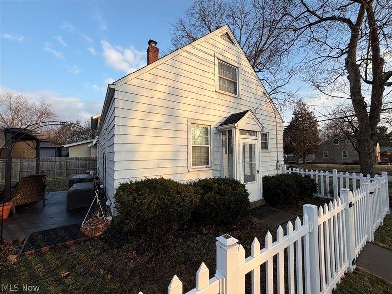 1087 Roosevelt Avenue, Cuyahoga Falls, OH 44221 Photo 4