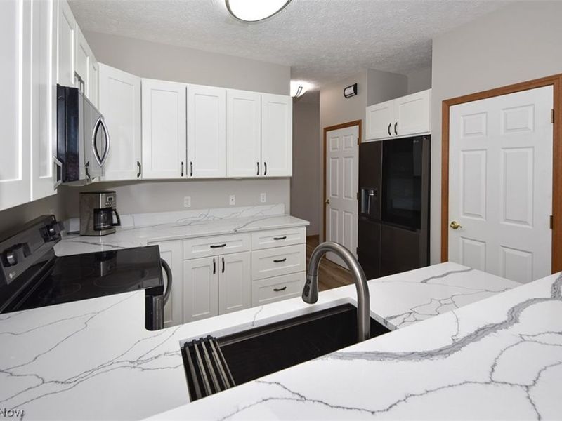 2144 Southampton Lane, Avon, OH 44011 Photo 9