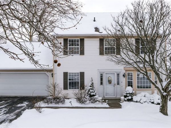 8 Hudson Common Drive, Hudson, OH 44236