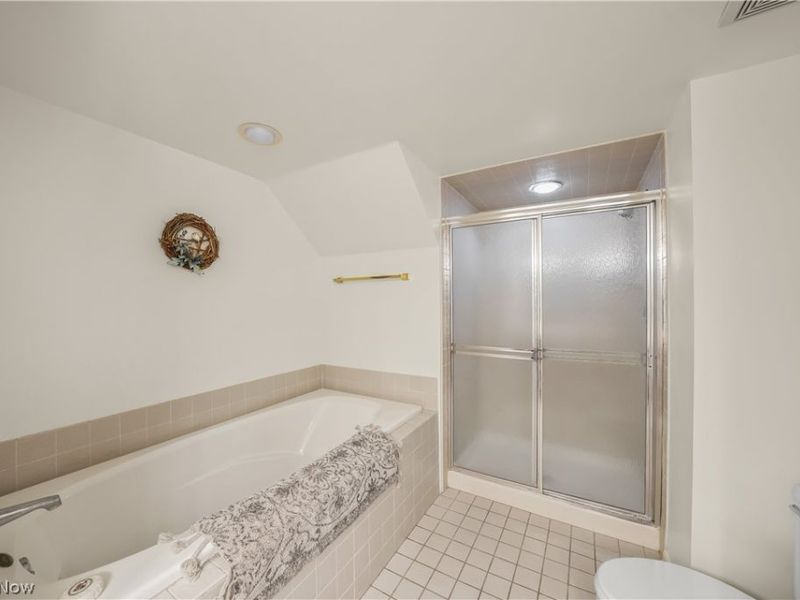 8 Hudson Common Drive, Hudson, OH 44236 Photo 17