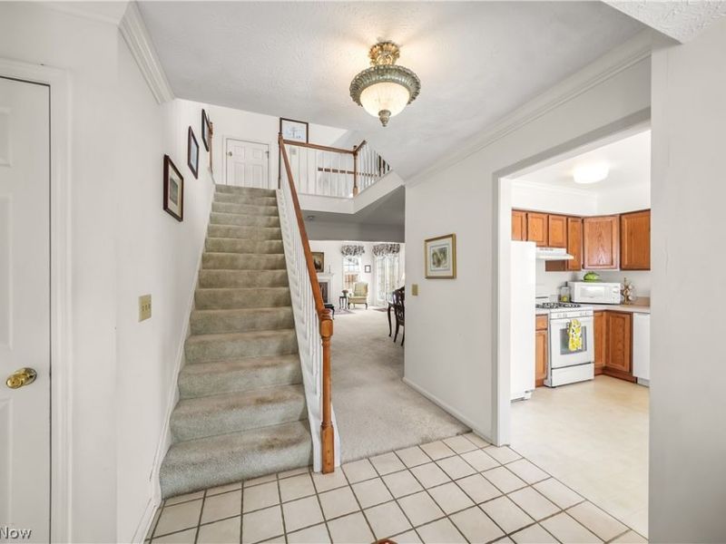 8 Hudson Common Drive, Hudson, OH 44236 Photo 2