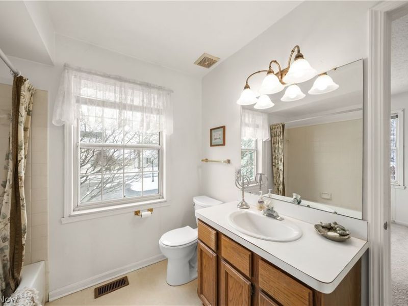 8 Hudson Common Drive, Hudson, OH 44236 Photo 24