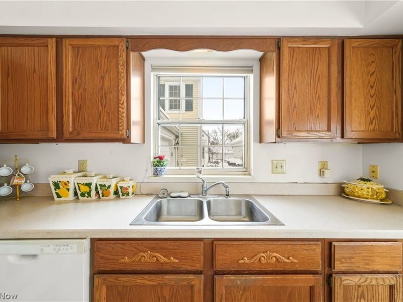 8 Hudson Common Drive, Hudson, OH 44236 Photo 8