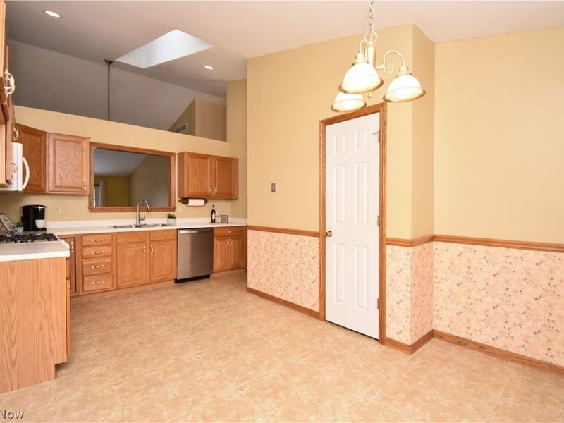 330 Myron Street, Hubbard, OH 44425 Photo 18