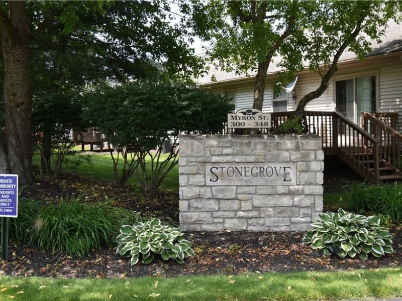 330 Myron Street, Hubbard, OH 44425 Photo 3