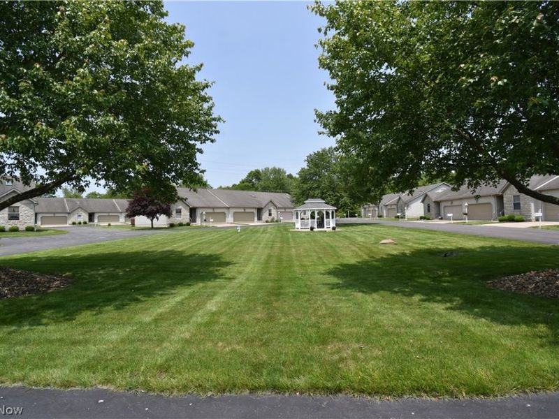 330 Myron Street, Hubbard, OH 44425 Photo 4