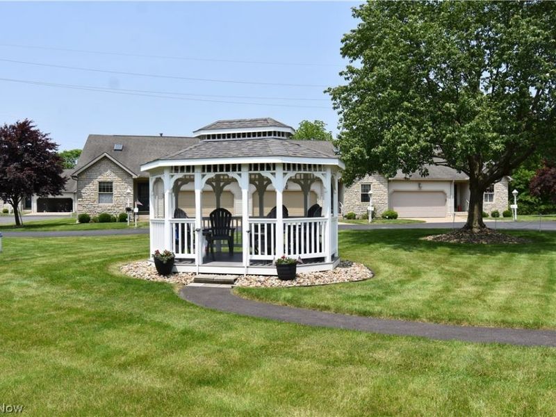 330 Myron Street, Hubbard, OH 44425 Photo 5