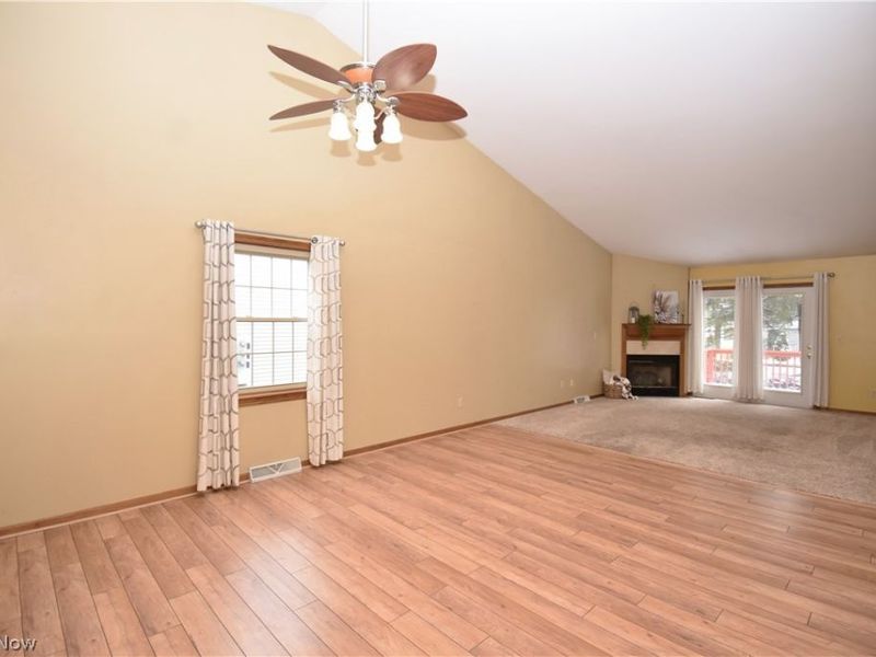 330 Myron Street, Hubbard, OH 44425 Photo 8