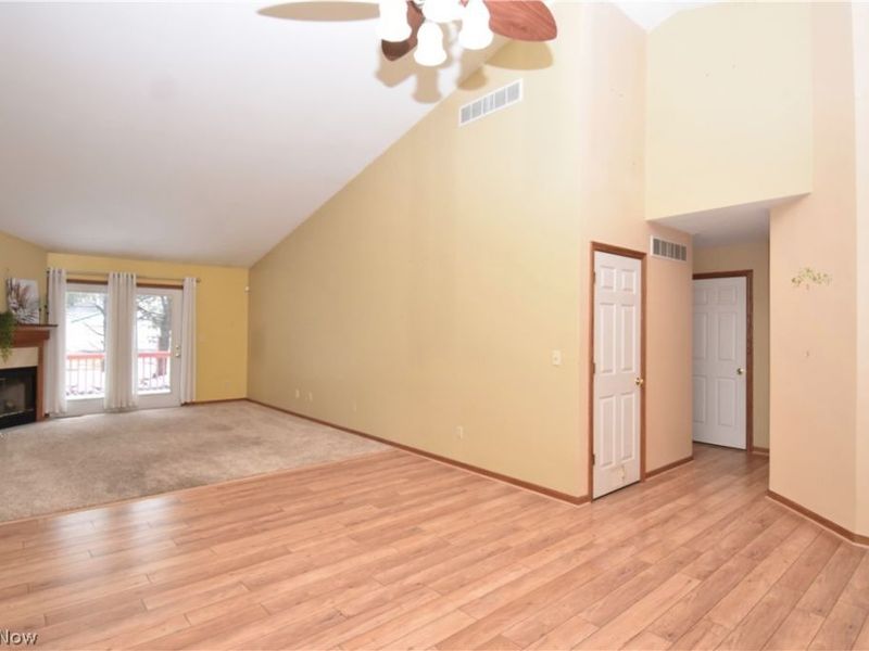 330 Myron Street, Hubbard, OH 44425 Photo 9