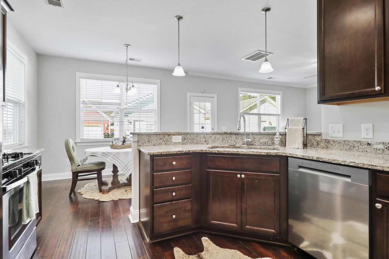 104 Crossandra Avenue Photo 10