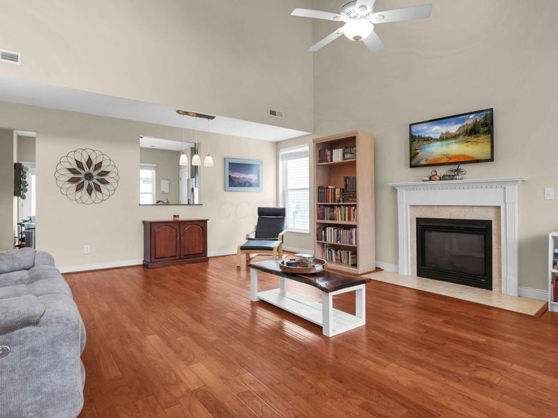 4642 Snowy Meadow Drive, Grove City, OH 43123 Photo 2