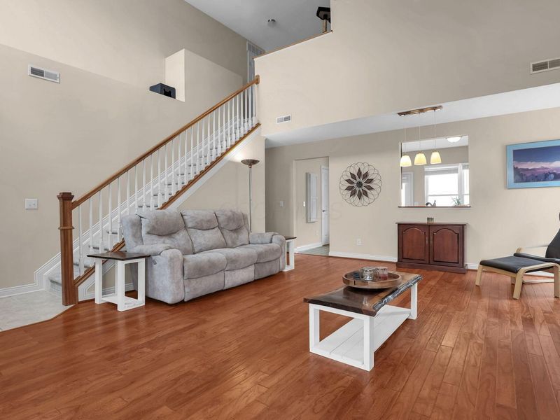 4642 Snowy Meadow Drive, Grove City, OH 43123 Photo 4