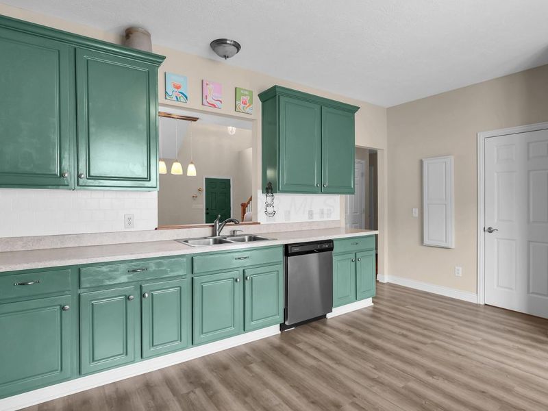 4642 Snowy Meadow Drive, Grove City, OH 43123 Photo 6