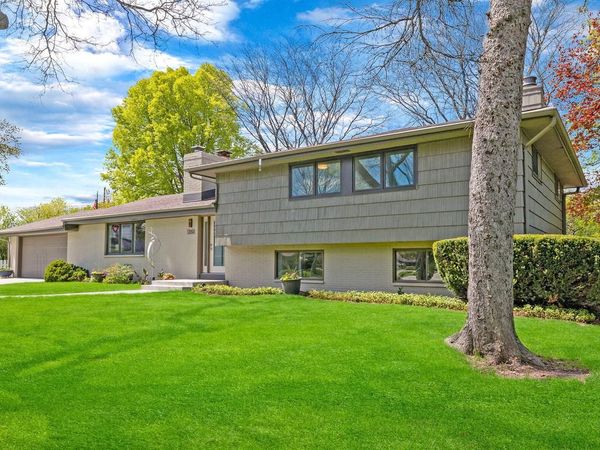 250 W Suburban COURT, Fox Point, WI 53217