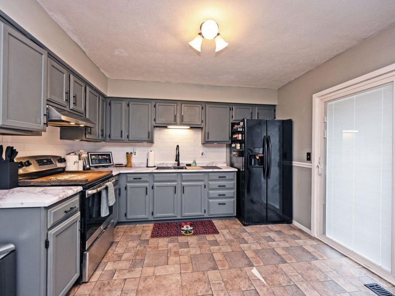 308 Lazenby Street, Blanchester, OH 45107 Photo 9