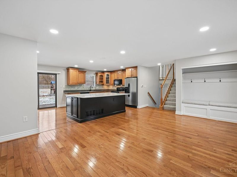 7026 West Chester Road, West Chester, OH 45069 Photo 4