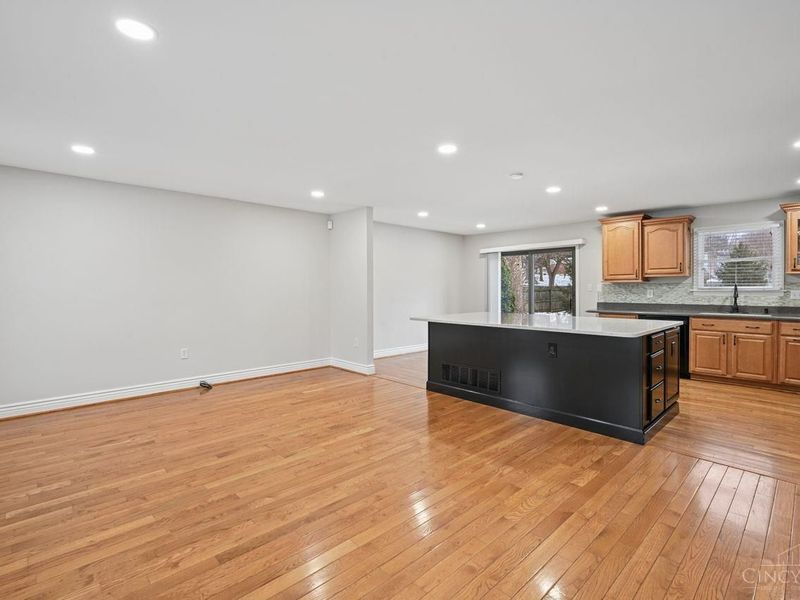 7026 West Chester Road, West Chester, OH 45069 Photo 8