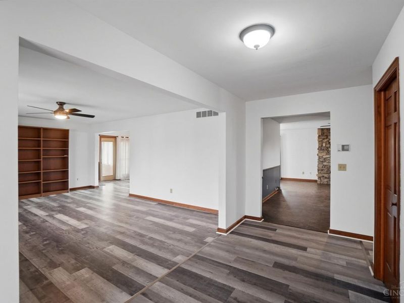 105 W Roger Drive, Trenton, OH 45067 Photo 6