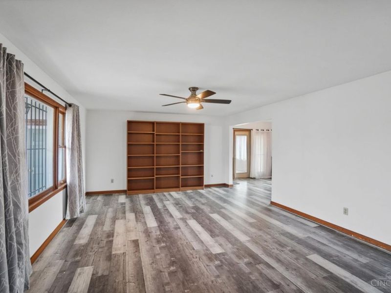 105 W Roger Drive, Trenton, OH 45067 Photo 7