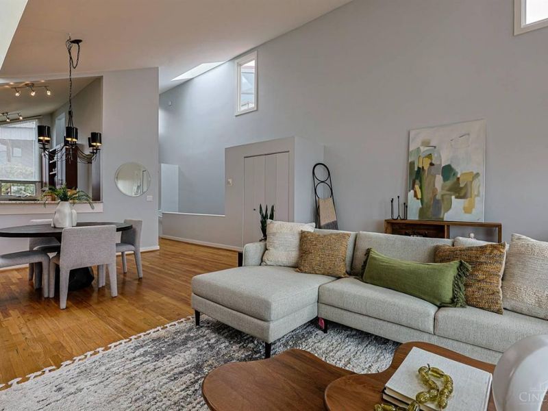 1040 Hatch Street, Cincinnati, OH 45202 Photo 10