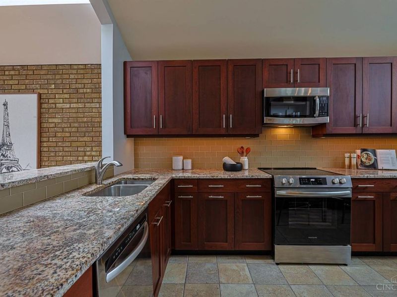 1040 Hatch Street, Cincinnati, OH 45202 Photo 15