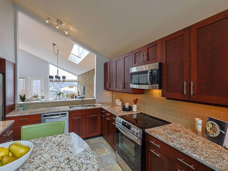 1040 Hatch Street, Cincinnati, OH 45202 Photo 16