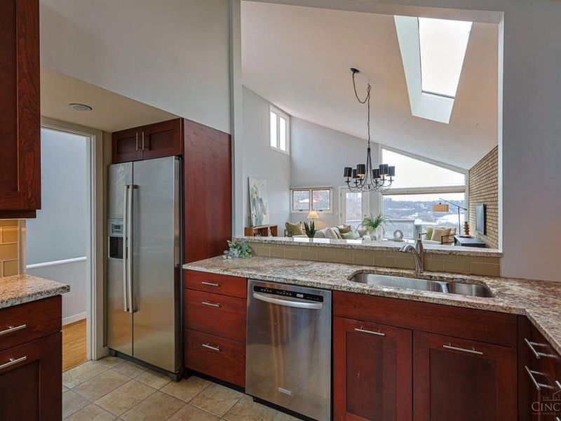 1040 Hatch Street, Cincinnati, OH 45202 Photo 18