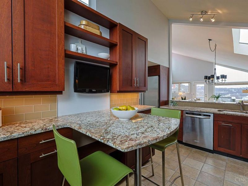 1040 Hatch Street, Cincinnati, OH 45202 Photo 19