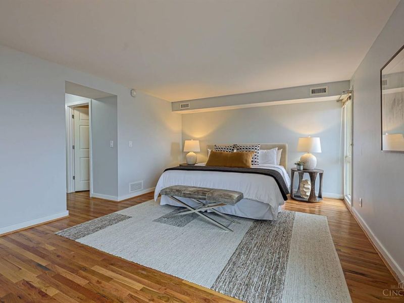 1040 Hatch Street, Cincinnati, OH 45202 Photo 21