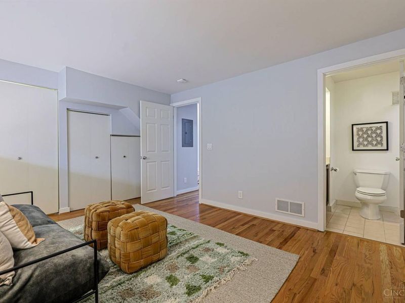 1040 Hatch Street, Cincinnati, OH 45202 Photo 28