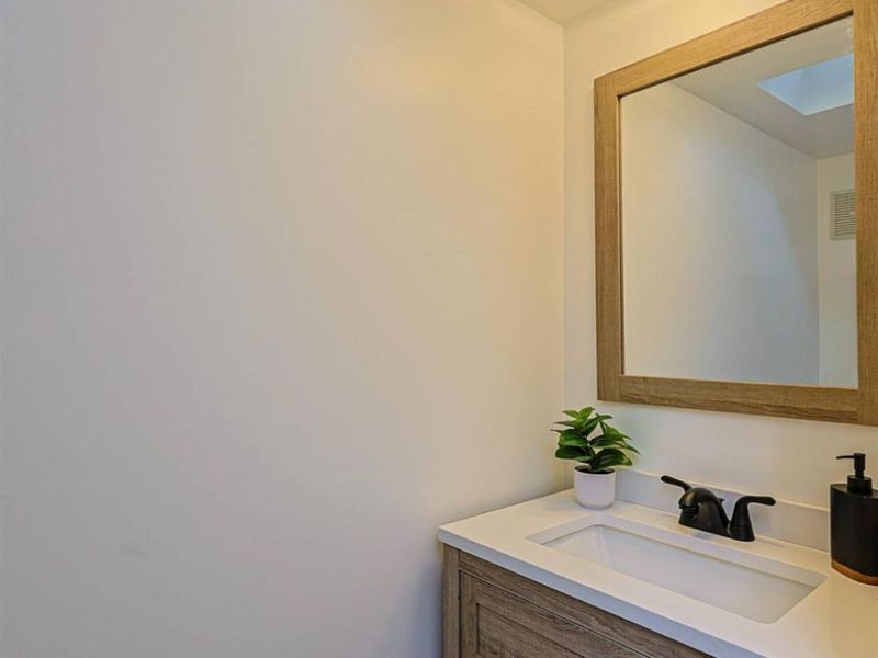 1040 Hatch Street, Cincinnati, OH 45202 Photo 29