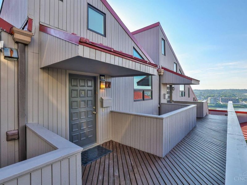 1040 Hatch Street, Cincinnati, OH 45202 Photo 3