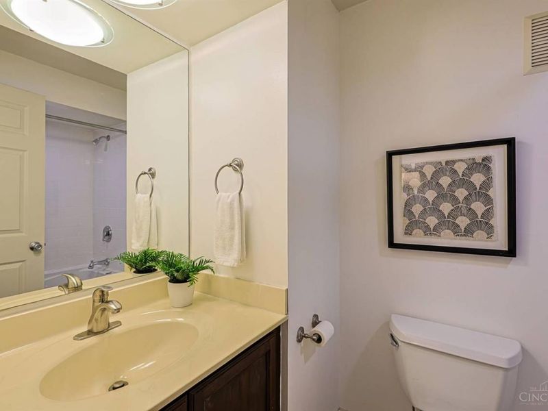 1040 Hatch Street, Cincinnati, OH 45202 Photo 30