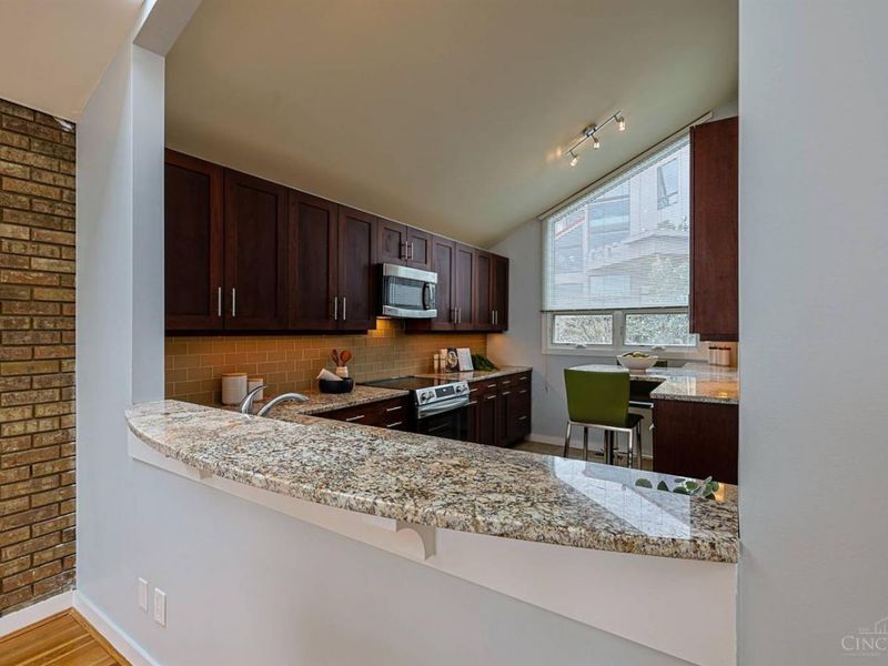 1040 Hatch Street, Cincinnati, OH 45202 Photo 32