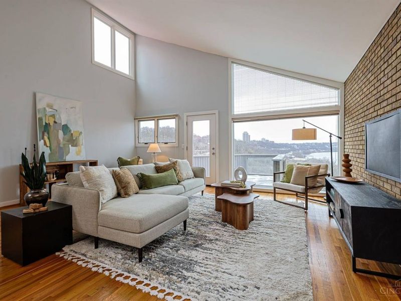 1040 Hatch Street, Cincinnati, OH 45202 Photo 8