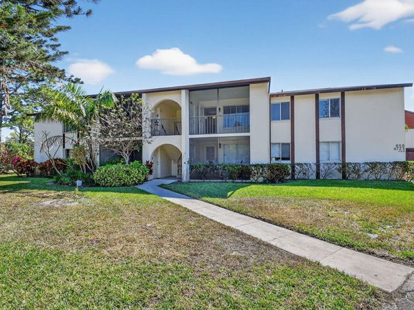 4723 Sable Pine Circle N, Unit D2, West Palm Beach, FL 33417