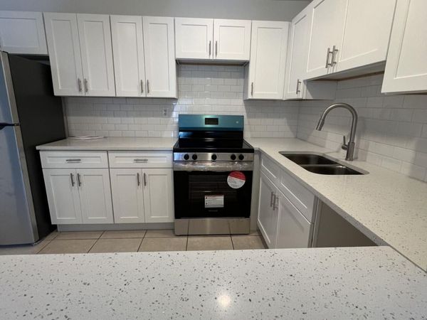 4129 NW 88th Avenue, Unit 202, Coral Springs, FL 33065